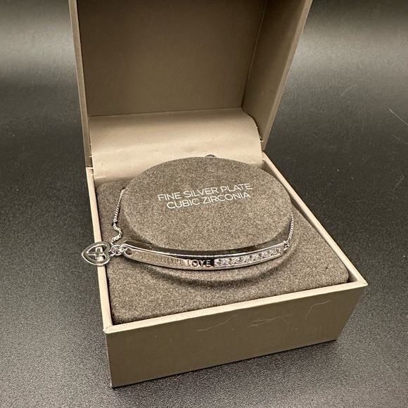 Silver plated cubic zirconia “Faith Hope Love” bracelet NWT - Picture 3 of 5